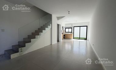 Moderno Dúplex a Estrenar, 3/4 Amb. con Jardín en Exc. Ubicación