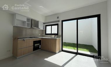 Moderno Dúplex a Estrenar, 3/4 Amb. con Jardín en Exc. Ubicación