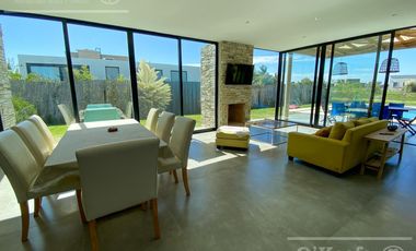 Casa en venta en Magallanes de 6 ambientes, Hudson, Berazategui