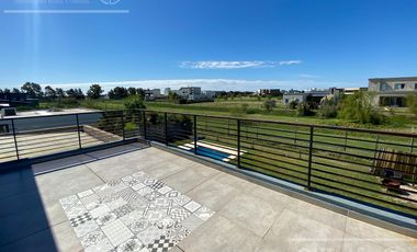 Casa en venta en Magallanes de 6 ambientes, Hudson, Berazategui