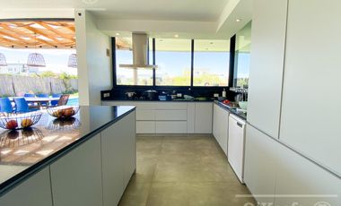 Casa en venta en Magallanes de 6 ambientes, Hudson, Berazategui