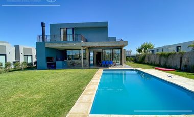 Casa en venta en Magallanes de 6 ambientes, Hudson, Berazategui