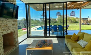 Casa en venta en Magallanes de 6 ambientes, Hudson, Berazategui