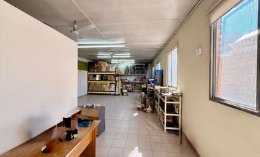 Local / Deposito en zona comercial