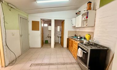 Local / Deposito en zona comercial