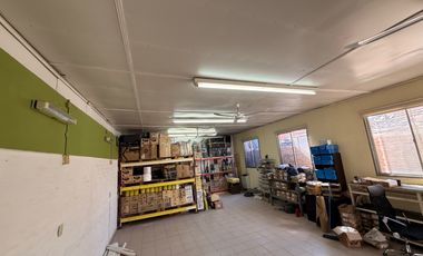 Local / Deposito en zona comercial