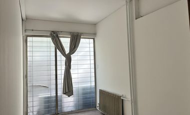 Oficina en Ciudad de Mendoza. Local chico - Oficina con 6 privados.