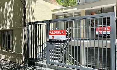 Oficina en Ciudad de Mendoza. Local chico - Oficina con 6 privados.
