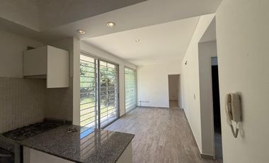 Departamento dos ambientes patio nuevo quilmes externo en venta