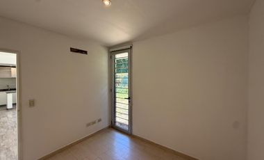 Departamento dos ambientes patio nuevo quilmes externo en venta