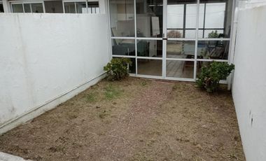 TRIPLEX EN VENTA DE 4 AMBIENTES SANTA FE  164 CON COCHERA (MAR DE AJO)