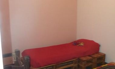 PH interno de 2 dorm C/patio. Banfield Este.