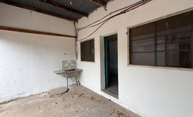 Casa en esquina - Semicéntrica