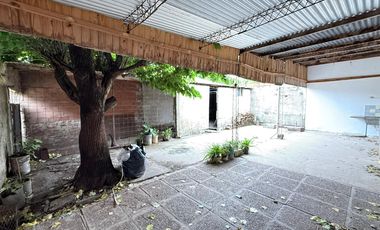 Casa en esquina - Semicéntrica