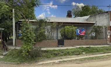Casa en esquina - Semicéntrica