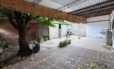 Casa en esquina - Semicéntrica