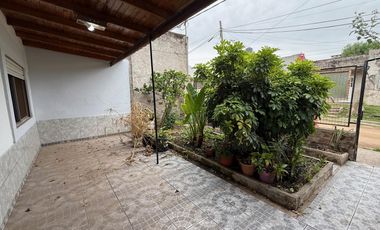 Casa en esquina - Semicéntrica