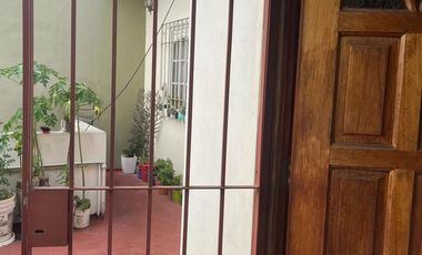 9 de Julio 256, Avellaneda ¡Departamento tipo casa de cinco ambientes!