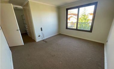 ARRIENDO CASA 3D 3B EN CLAROS DEL BOSQUE DE CURAUMA - VALPARAISO