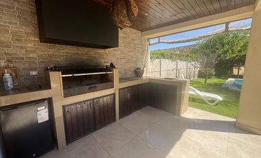 CASA VENTA SANTA ELENA CHICUREO    AMPLIO TERRENO