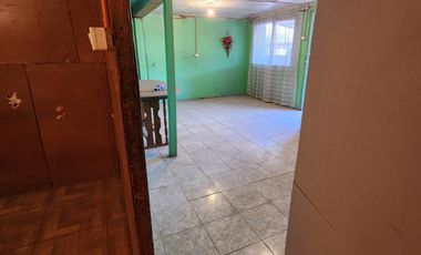 VENDE CASA  ESQUINA  A 2 CUADRAS  DE  SANTA RAQUEL