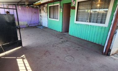 VENDE CASA  ESQUINA  A 2 CUADRAS  DE  SANTA RAQUEL