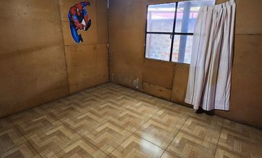 VENDE CASA  ESQUINA  A 2 CUADRAS  DE  SANTA RAQUEL