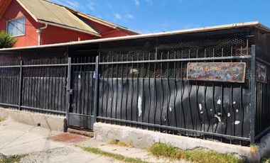 VENDE CASA  ESQUINA  A 2 CUADRAS  DE  SANTA RAQUEL