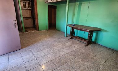 VENDE CASA  ESQUINA  A 2 CUADRAS  DE  SANTA RAQUEL