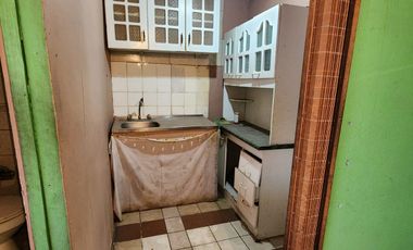 VENDE CASA  ESQUINA  A 2 CUADRAS  DE  SANTA RAQUEL