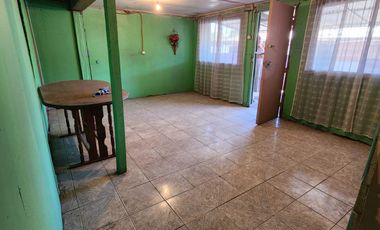 VENDE CASA  ESQUINA  A 2 CUADRAS  DE  SANTA RAQUEL
