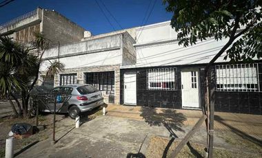 Departamento Tipo Casa en alquiler en Sarandi Este