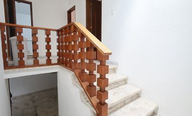 Extraordinaria casa en Venta, gran terreno - Paseos de Churubusco.