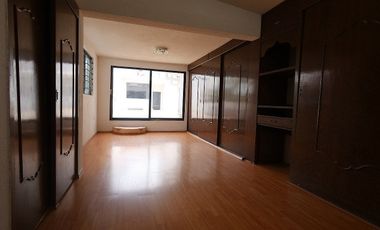 Extraordinaria casa en Venta, gran terreno - Paseos de Churubusco.