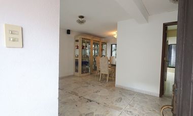 Extraordinaria casa en Venta, gran terreno - Paseos de Churubusco.