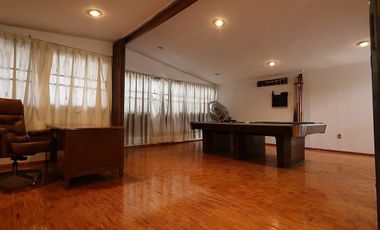 Extraordinaria casa en Venta, gran terreno - Paseos de Churubusco.