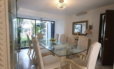 Extraordinaria casa en Venta, gran terreno - Paseos de Churubusco.