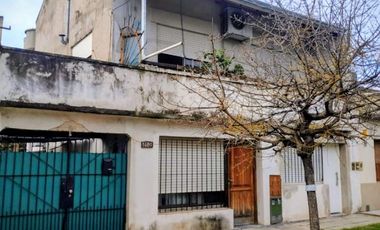 Casa en Wilde propiedad tres ph