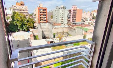 ALQUILER! Hermoso monoambiente en San Lorenzo al 700, Barrio Sur, con amenities