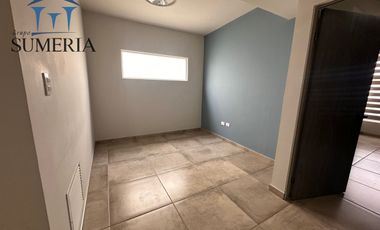 Casa en RENTA en fraccionamiento con cancha de pádel en Zona Reliz