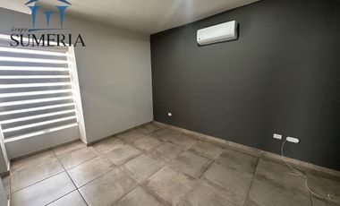 Casa en RENTA en fraccionamiento con cancha de pádel en Zona Reliz