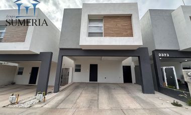 Casa en RENTA en fraccionamiento con cancha de pádel en Zona Reliz