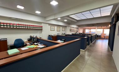 Inmueble comercial sobre Avenida principal Lanus Oeste