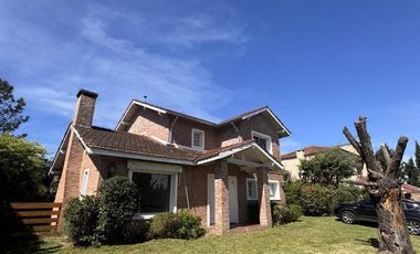 CASA EN ALQUILER ACACIAS BLANCAS
