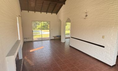 CASA EN ALQUILER ACACIAS BLANCAS