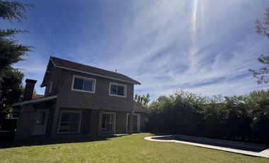 CASA EN ALQUILER ACACIAS BLANCAS