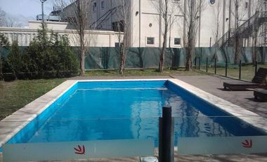 Casa en venta en barrio Las Acacias, Hudson. Con escritura. Apta crédito!