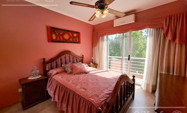 Casa en venta en barrio Las Acacias, Hudson. Con escritura. Apta crédito!