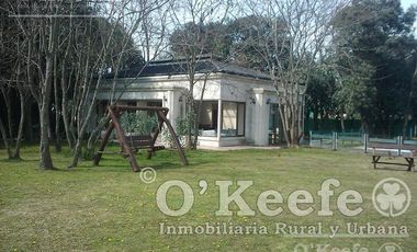 Casa en venta en barrio Las Acacias, Hudson. Con escritura. Apta crédito!