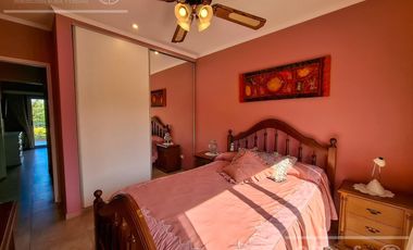 Casa en venta en barrio Las Acacias, Hudson. Con escritura. Apta crédito!